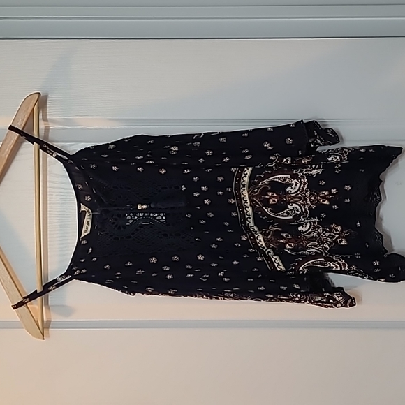 NWT Bluenotes cold shoulder bohemian top - Picture 1 of 7